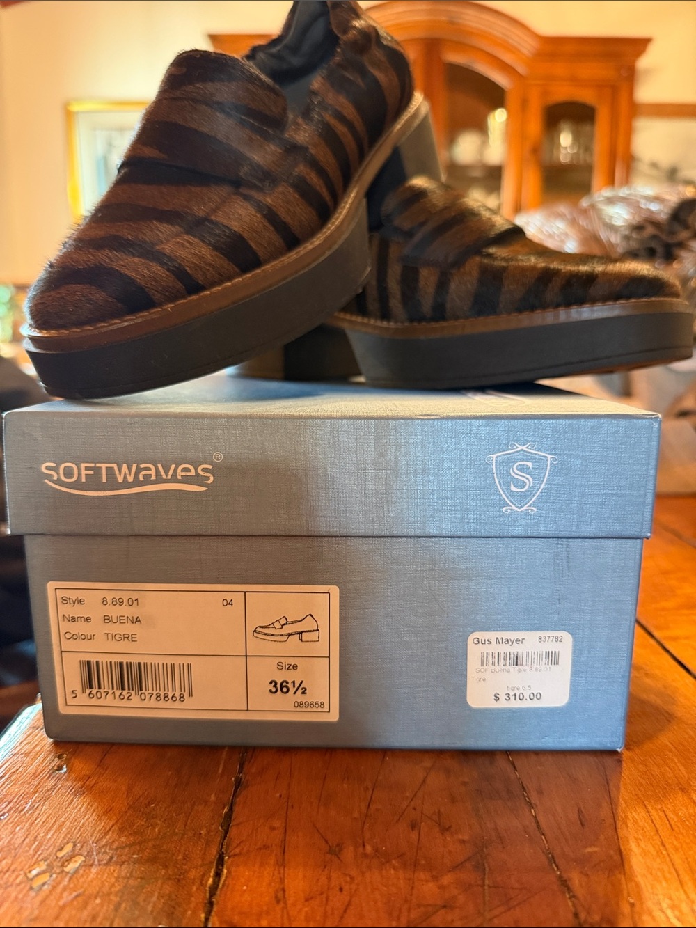 Softwaves Buena Men’s Slip-On Loafers in Black and Brown Tiger